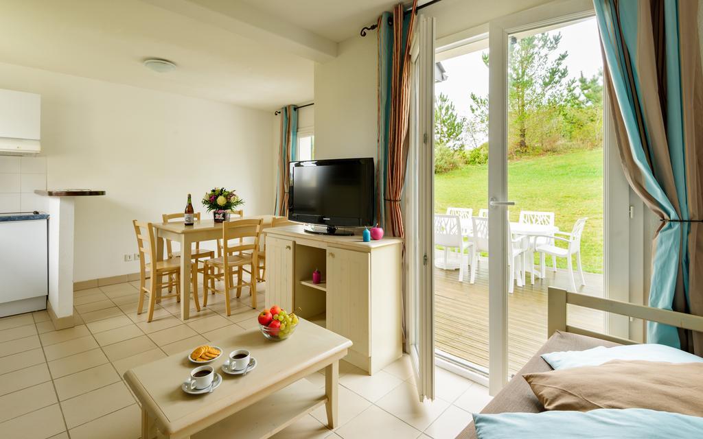 קרוזון Lagrange Vacances Le Hameau De Peemor Pen חדר תמונה